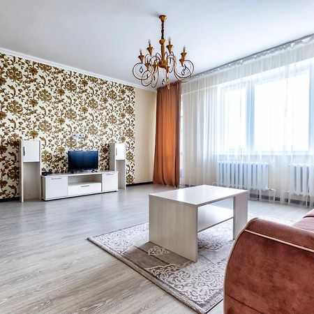 Апартаменты В Центре Левого Берега Akmola Esterno foto