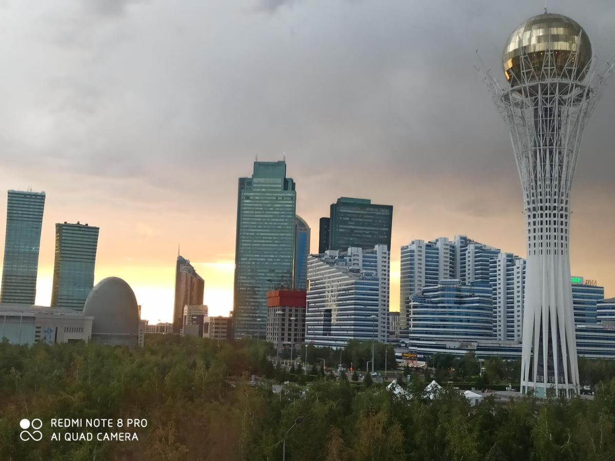 Апартаменты В Центре Левого Берега Akmola Esterno foto